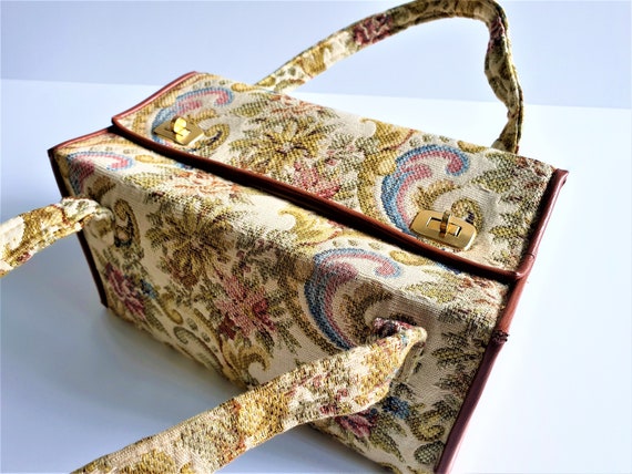 Vintage 1950’s floral tapestry bag, travel makeup… - image 5