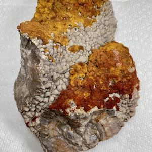 Druzy Crystals with Limonite and Hematite on Missouri Lace Agate