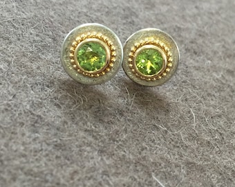 Peridot Ear Plug Yellow Gold Silver