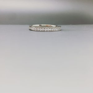 Diamond ring in 14ct white gold image 4