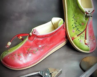 Collarada shoe, handmade shoes, colorful shoes, leather shoes, hand painted shoes.