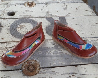 Panticosa model leather boot, zipper shoes, handmade shoes, colorful shoes, leather shoes, hand painted shoes.