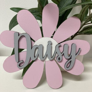 Wooden daisy flower with name - Personalised Painted daisy with Name - painted childrens door sign