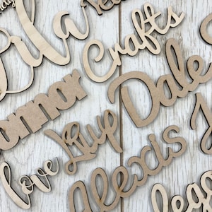 Cualquier fuente - Placa de madera con nombre personalizado - Letras de palabras MDF