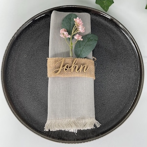 Noms de marque-place en bois pour mariage : décoration de table personnalisée image 9