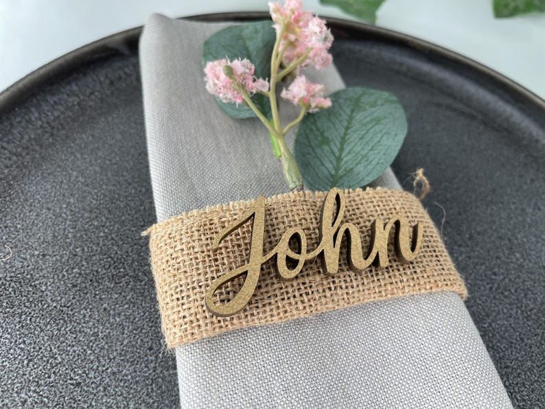 Noms de marque-place en bois pour mariage : décoration de table personnalisée image 8