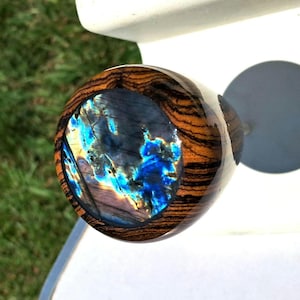 Pommeau de levier de vitesse artisanal sur mesure, en pierre de labradorite et bois de bocote massif, pour transmission automatique ou manuelle (veuillez préciser votre véhicule : année, marque et type de transmission).