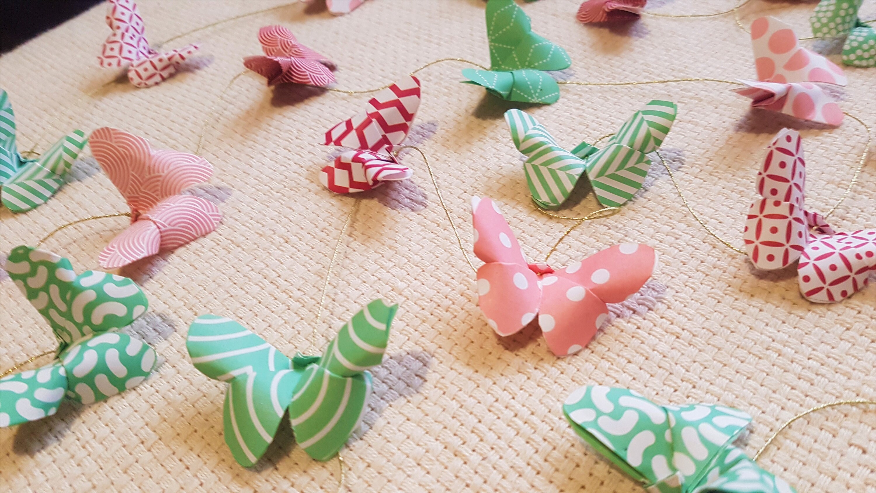 Guirlande Origami Papillons Roses et Verts