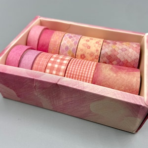 12 Rollen Washi-Tape, rosa-pink, in dekorativer Schachtel, verschiedene Breite und Muster