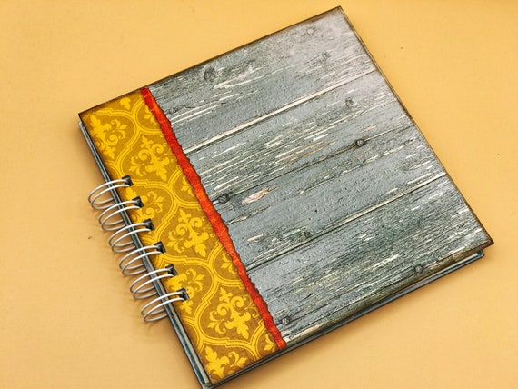 Small Photo Album / Mini Album 15 X 15 Cm in Wood Look, Vintage 