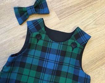 Vestido estilo delantal de tartán antiguo de Campbell y lazo para el pelo