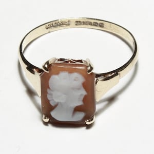 Vintage gold and square cameo statement ring // Size 52