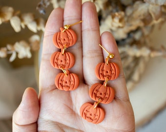Jack o linterna cuelga / Pendientes de calabaza de arcilla polimérica / Pendientes de declaración / Pendientes de calabaza naranja / Halloween de otoño