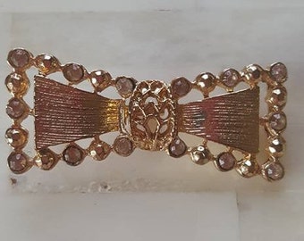 Pin / Brooch / Gold Tone Bow Tie
