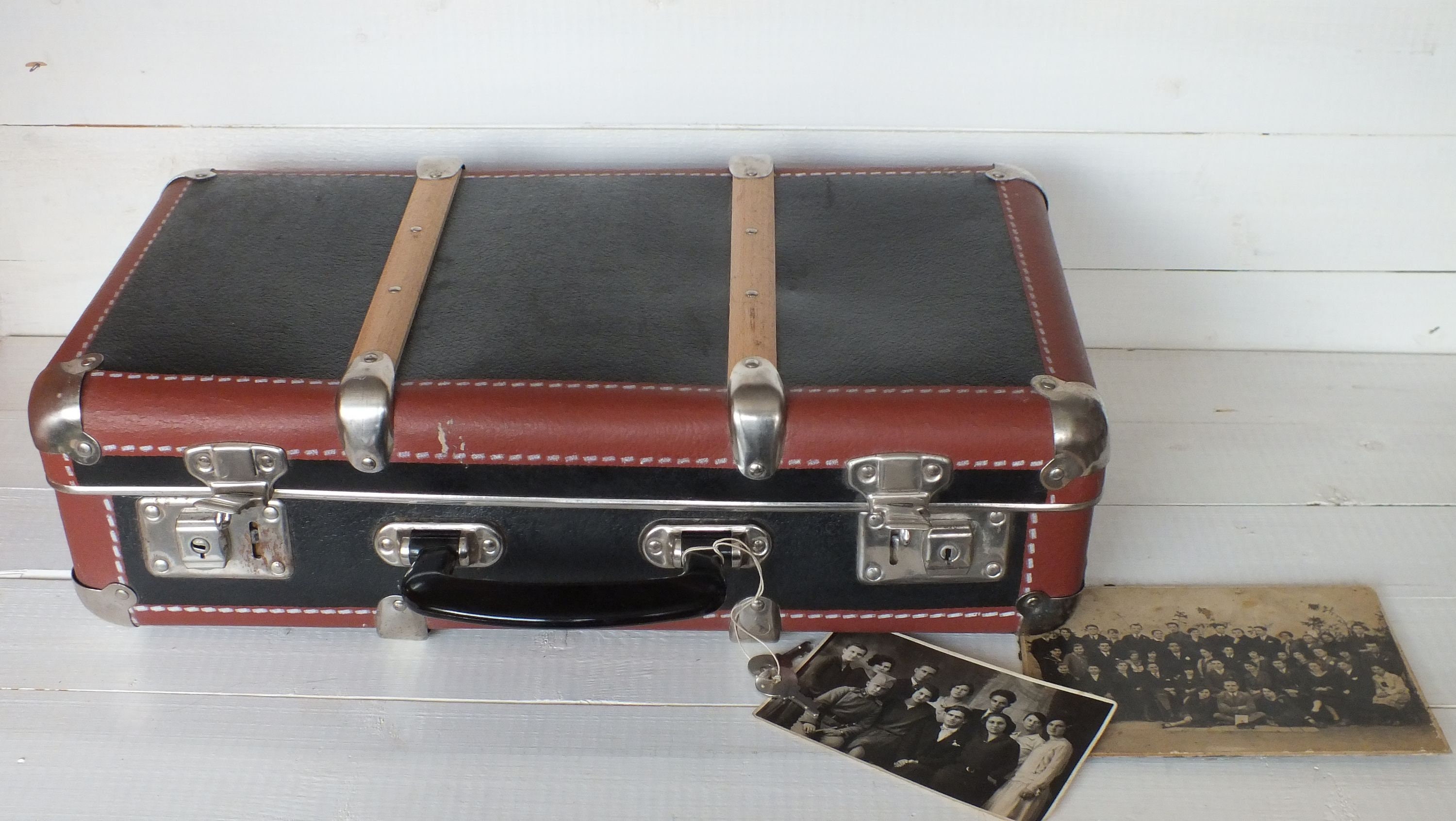Smaller Vintage Suitcase With Keys Vintage Luggage Vintage Travel