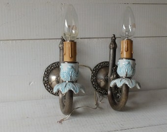 Due lampade da parete Capodimonte - Coppia di lampade italiane Capodimonte con parte in metallo - Luce elettrica - Metà secolo - Vintage anni '60