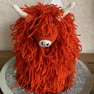 Highland Cow tissue box cover , crochet pattern