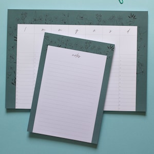 Set accessori da scrivania, planner settimanale formato a4 e blocco formato a5, color ottanio illustrati con fiori