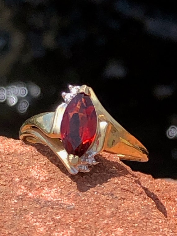 10K Gold Diamond and Garnet Ring