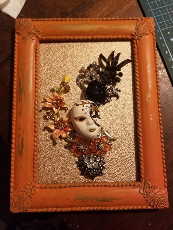Framed Jewelry Art "Tropicana Queen"