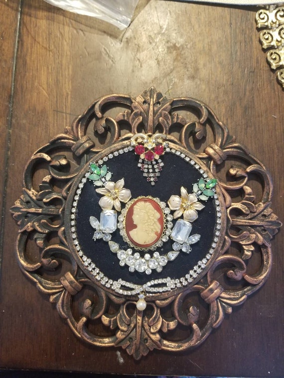 Framed jewelry art "Bronze Cameo"