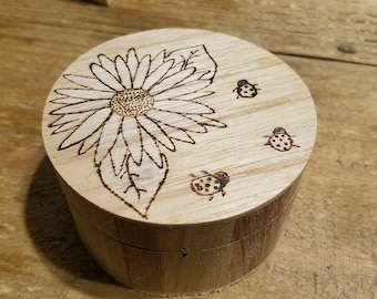 Round trinket box