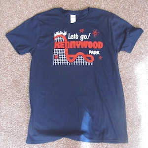 Men&#39;s Vintage Let&#39;s Go! Kennywood Park Sign T-Shirt Ammusment Roller Coaster Ride Park Historic Pittsburgh Landmark Retro Pennsylvania 1900s