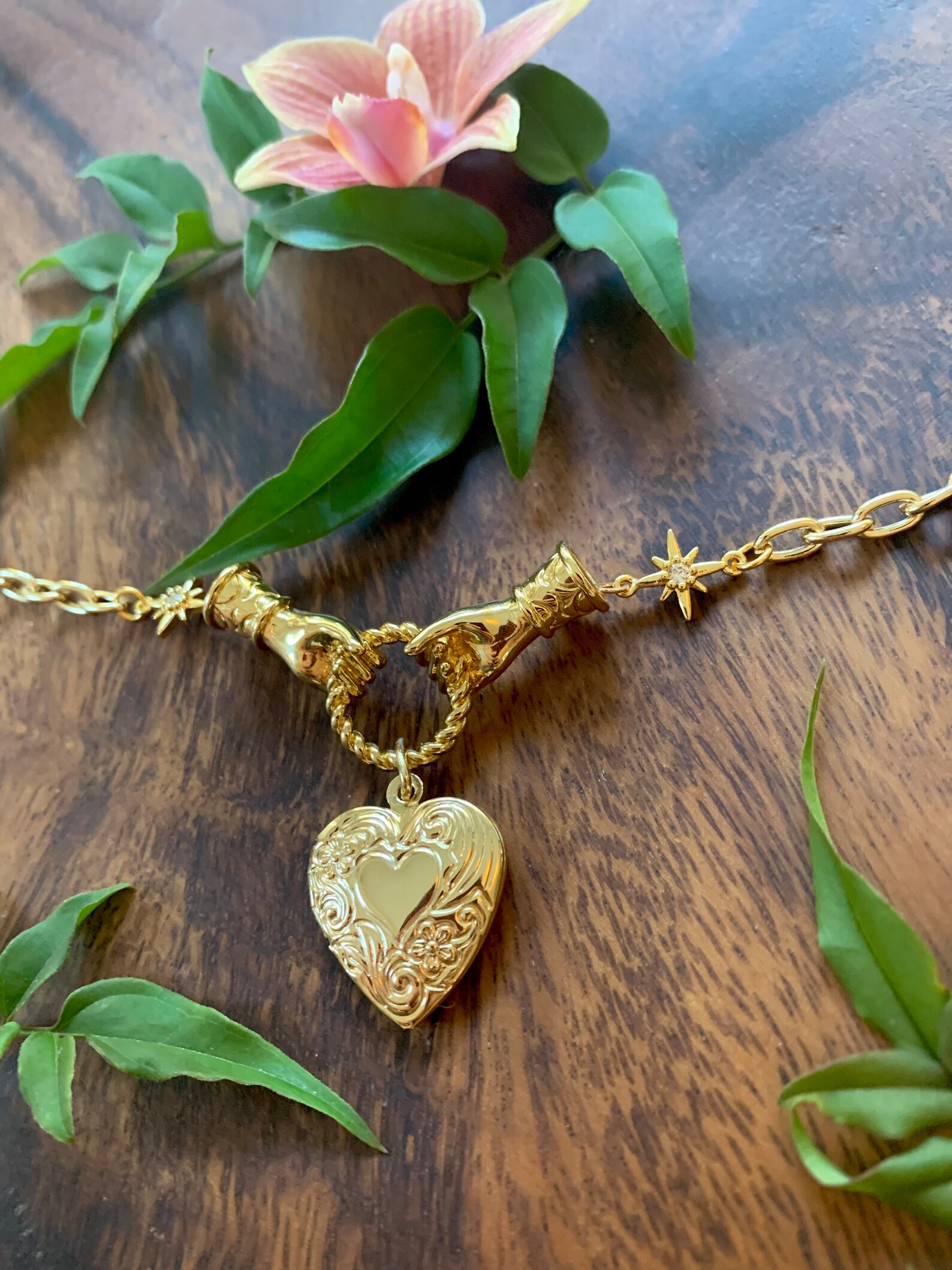 Heart Locket Choker, Hypoallergenic, Wanderlust Jewelry - Etsy