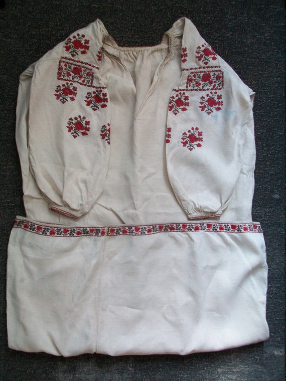 Vintage Ukrainian Vyshyvanka Embroidery Dress