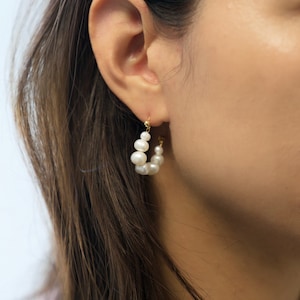 Elegant Freshwater Pearl Beaded Hoop Earrings in gold plated/ Silver, Hypoallergenic Beaded Hoops, Bridesmaid Gift, Gift for Her