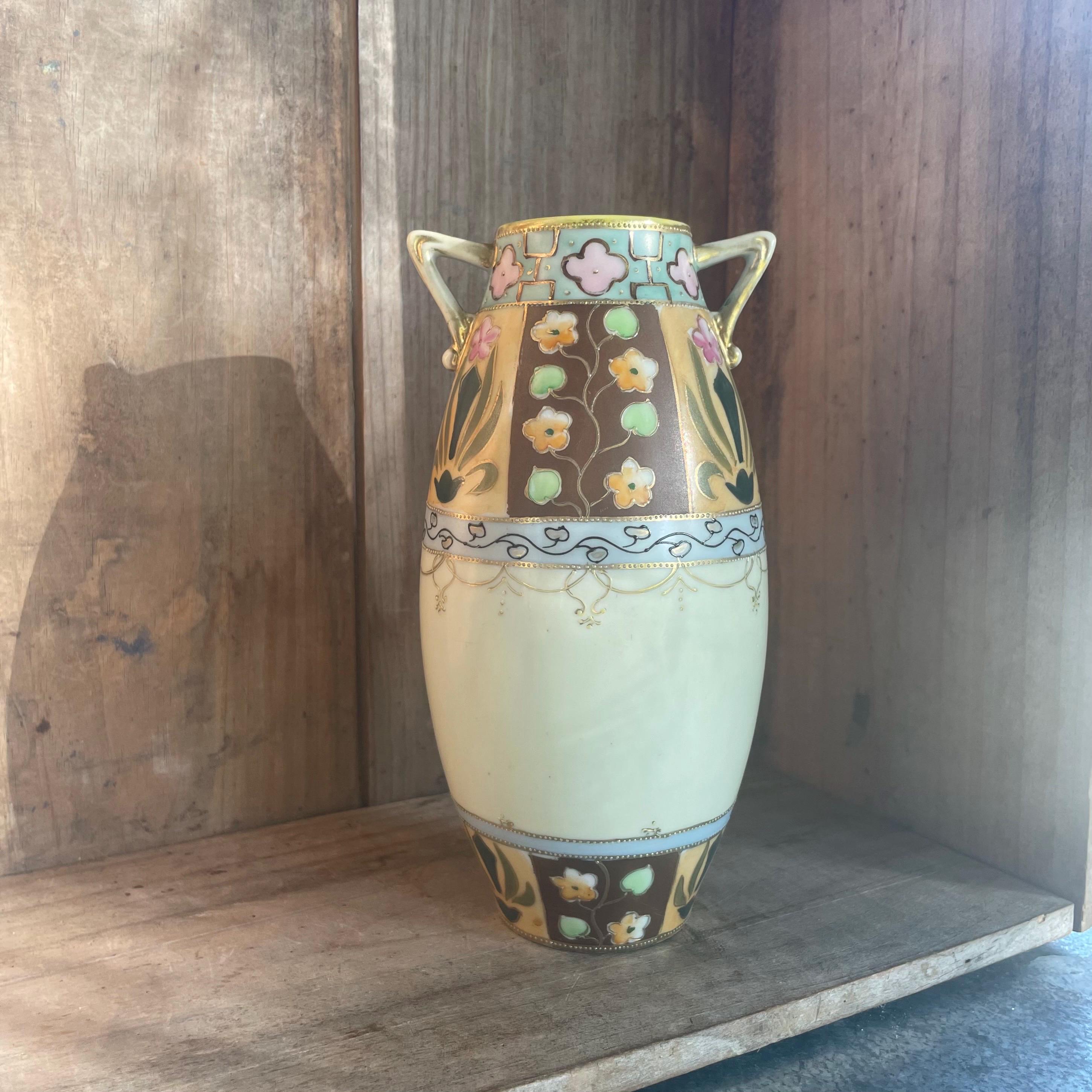 I.E. &amp; C. Co. Japan Hand-Painted Vase 花瓶 Lot - Vintage Hand Painted Japanese Porcelain Vase by I.E.