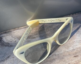 Authentic Super Rare 1950s 60s Cat Glasses Carved Cutout Ornamentation Vintage TURA Cat Eye Glasses: 1950s-60s Aluminum Eyewear - Etsy main image 3