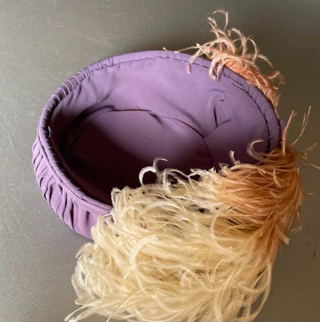 RARE Vintage Milliner display picture 2