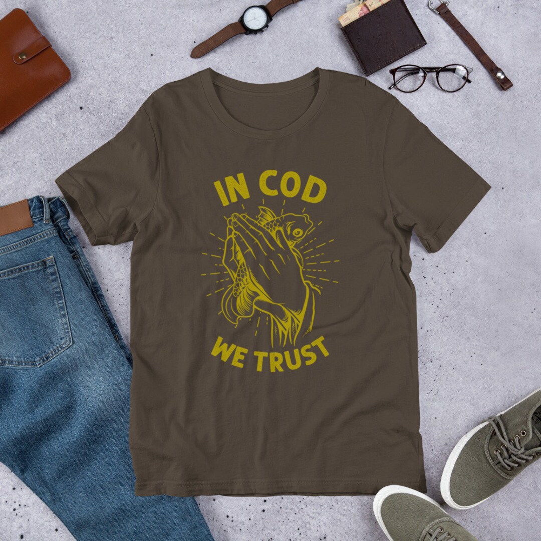 Praying Cod Funny in Cod We Trust Christian Praying Hands Parody Unisex Short ...