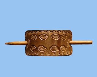 Stamped Leaf Border Hair Slide – Medium Brown Full‑Grain Leather Barrette