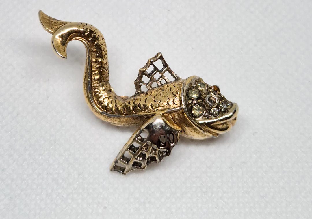 Flying Fish Pin Module Vintage Gold Tone Flying Fish Brooch With Mesh Fins and Rhinestone Head ...