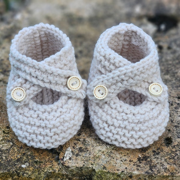 KNITTING PATTERN - Front cross over baby knitted booties / knitted shoe. Immediate download.