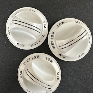GE-Hotpoint- (3)-White Theromostat Oven Range Knobs- Vintage 1970’s. WB0310036