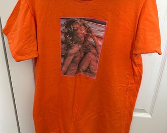 Classic Farrah Fawcett 1976 Charlie’s Angle Pinup Tv Show-Orange 100 % Cotton Crew Neck T-Shirt