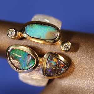 56 gr. silver ring 5 micron gold-plated crown with Australian opal