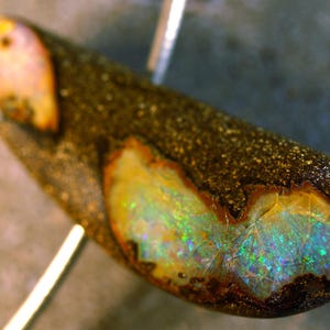 55,4ct Australische Boulder Opal Anhänger mit Video