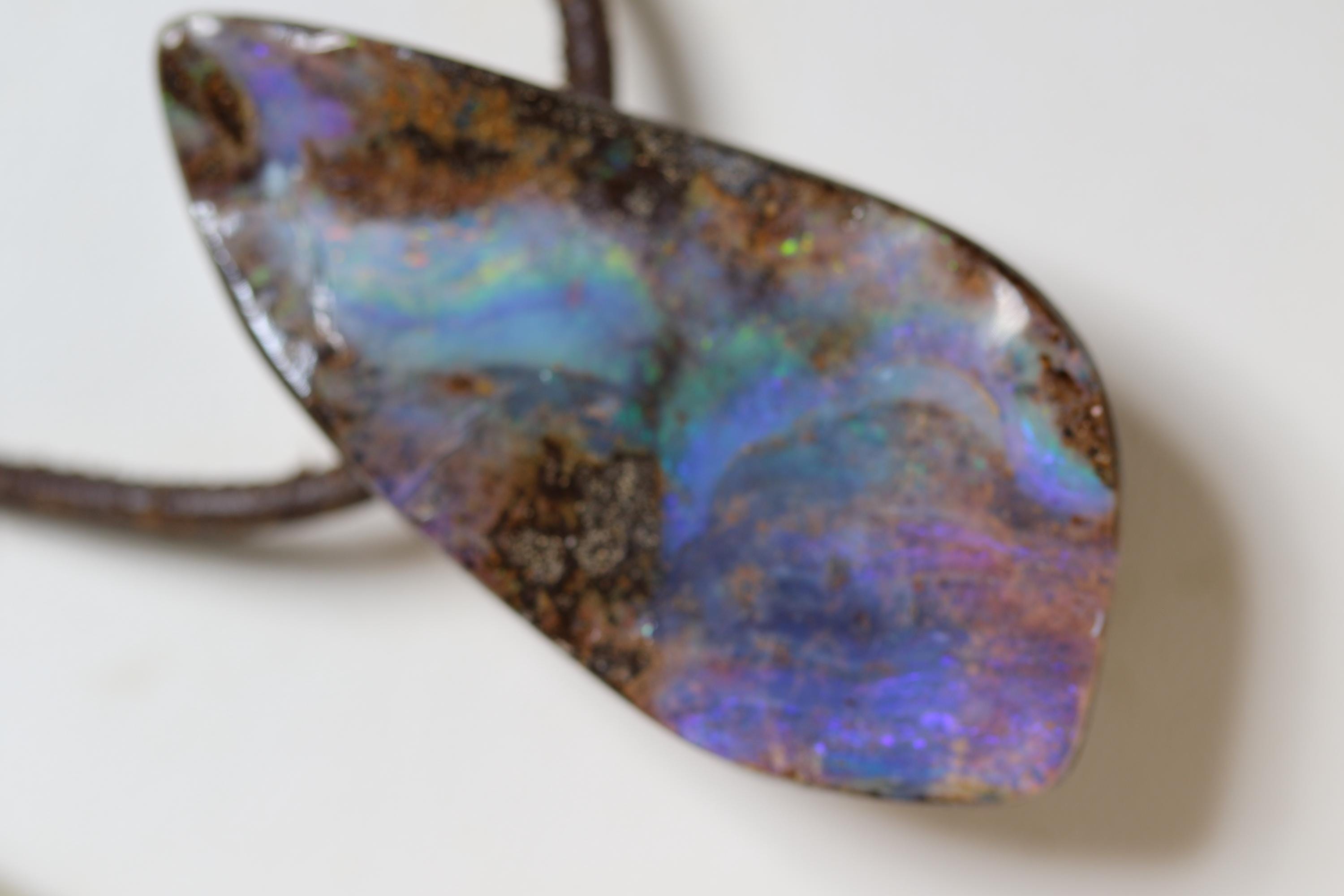 Pendentif Opale Boulder D'Australie - Pierre Naturelle De 19,60 Carats - Format Libre Multicolore