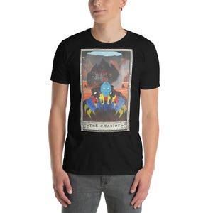 Camiseta unisex de manga corta con la carta del tarot Chariot inspirada en Bionicle