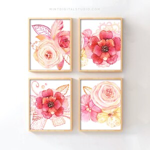 Roze bloemen muurkunst set van 4 – Shabby Chic printbare roos decor voor kinderkamer, slaapkamer of Cottagecore Gallery Wall
