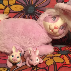 Vintage 1993 Hasbro Bunny Surprise w/Two Baby Bunnies