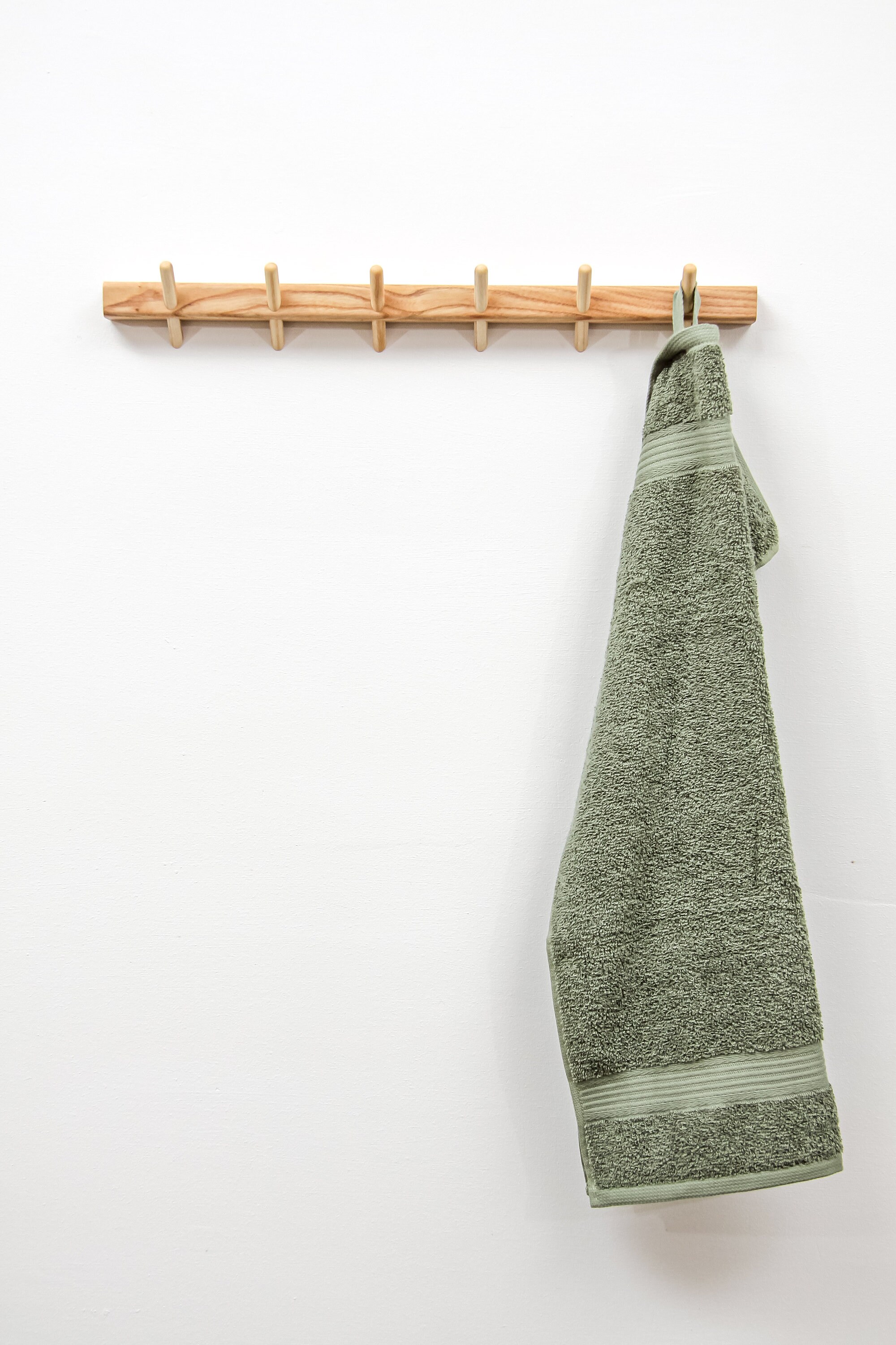 Ash Bathroom Towel Rack // Wooden Pegs Towel Hanger // | Etsy