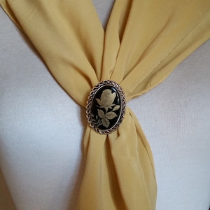 Vintage FRENCH SCARF RING of Golden Rose with folding clip at the back for security. Mid century brooch style shawl accessory from France.