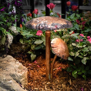 Copper LED Landscape Lights with Two Mushroom Caps