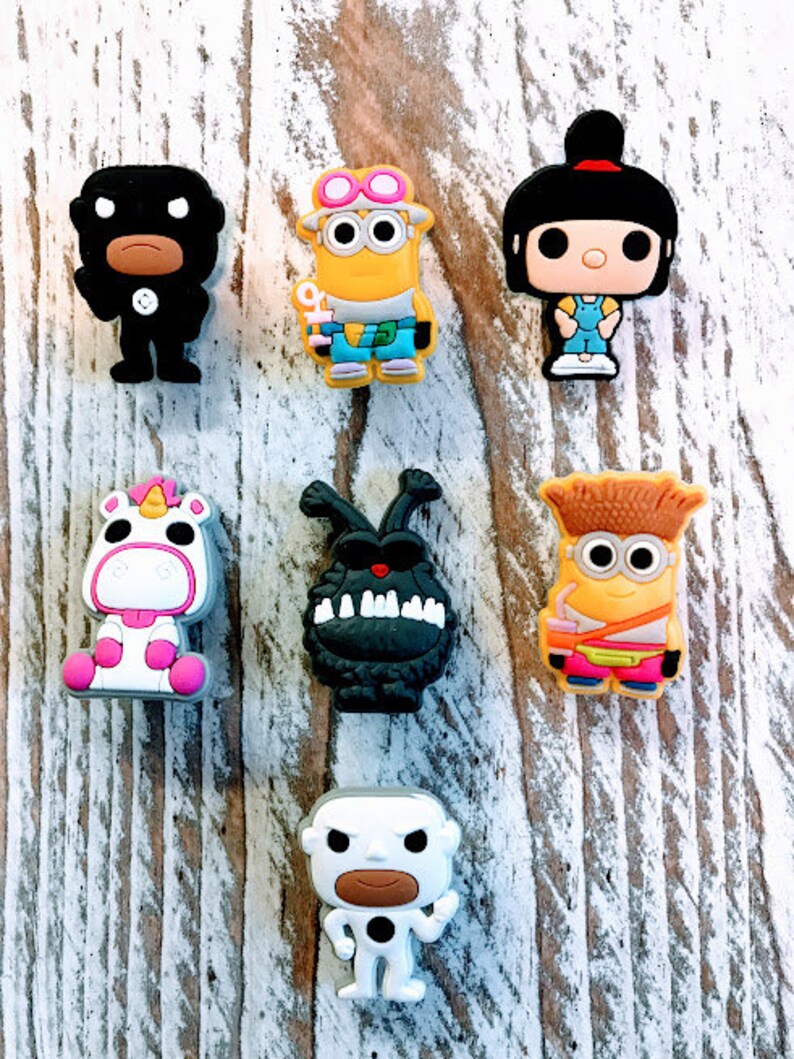 Shoes. Silicone Pendants 6- Pcs Minions Charms