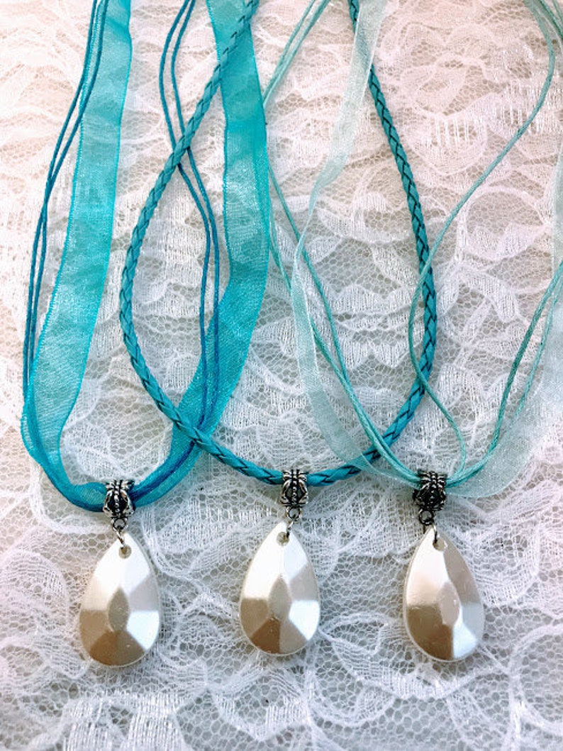 10 Pcs Pocahontas Princess Charms Pendants Necklace Party Etsy